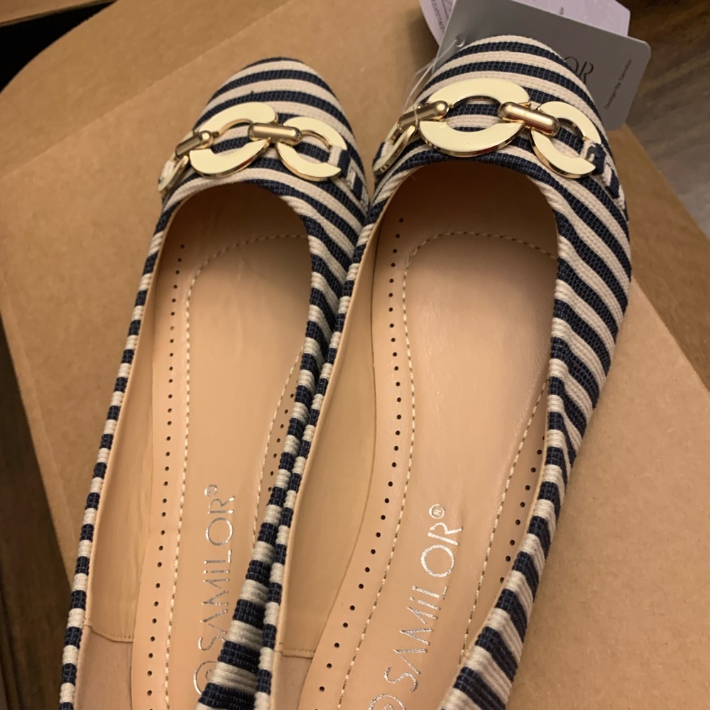 Super cute flats